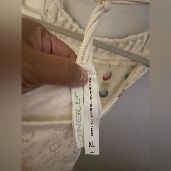 O'Neill Women's Multicolor Embellished Tank Top Blouse Size XL - Picture 3 of 4